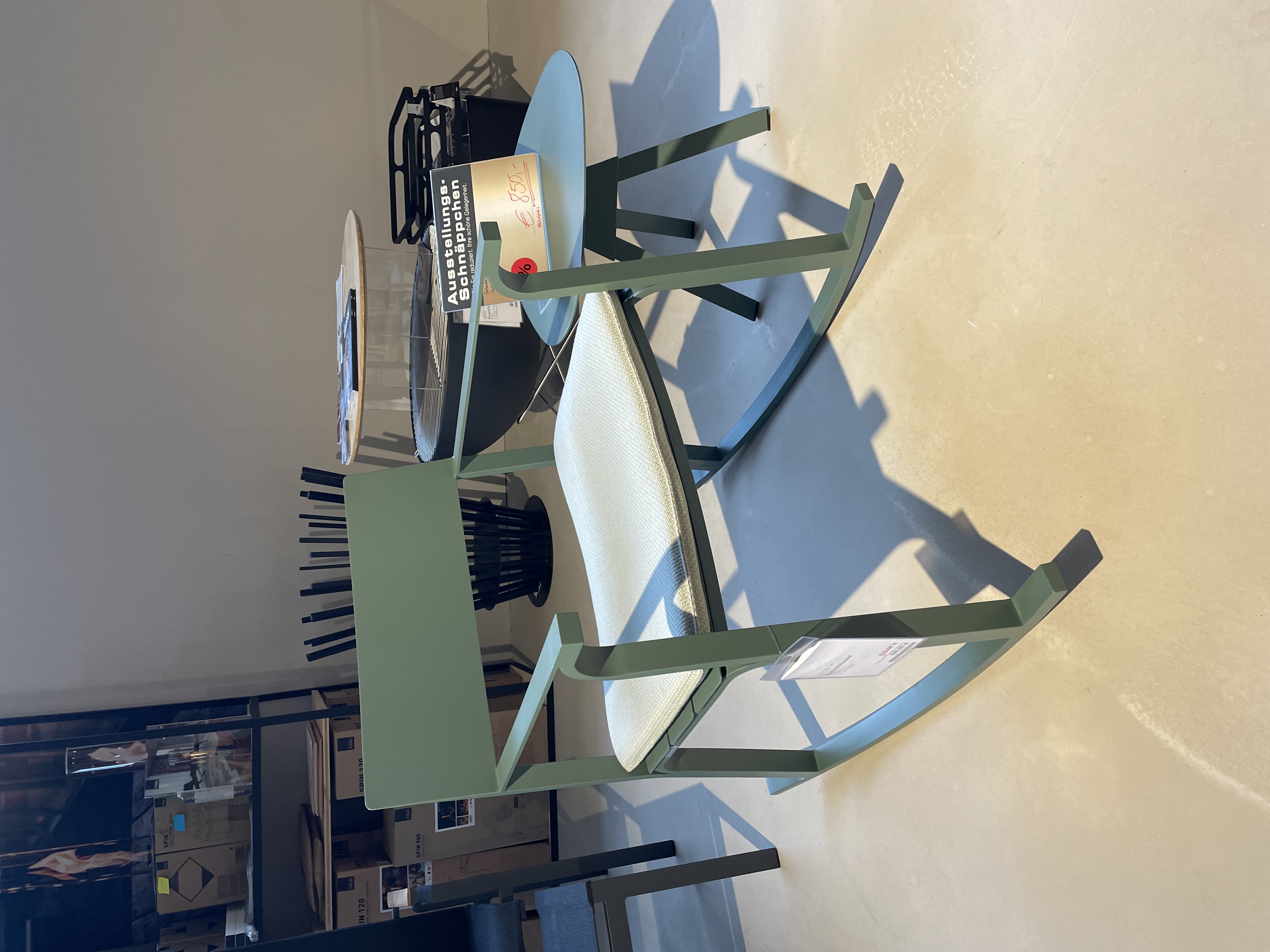 Schaukelstuhl mit Beistelltisch Flow 